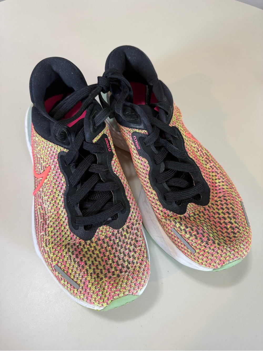 Nike ZoomX Invincible Run Flyknit FK Volt Mango Black, SIZE 8.5 US - Picture 3 of 10